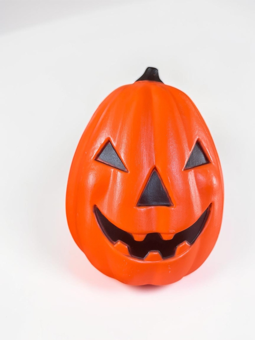 Vintage 1991 TPI Pumpkin Blow Mold Lighted Jack O Lantern Canada 13"